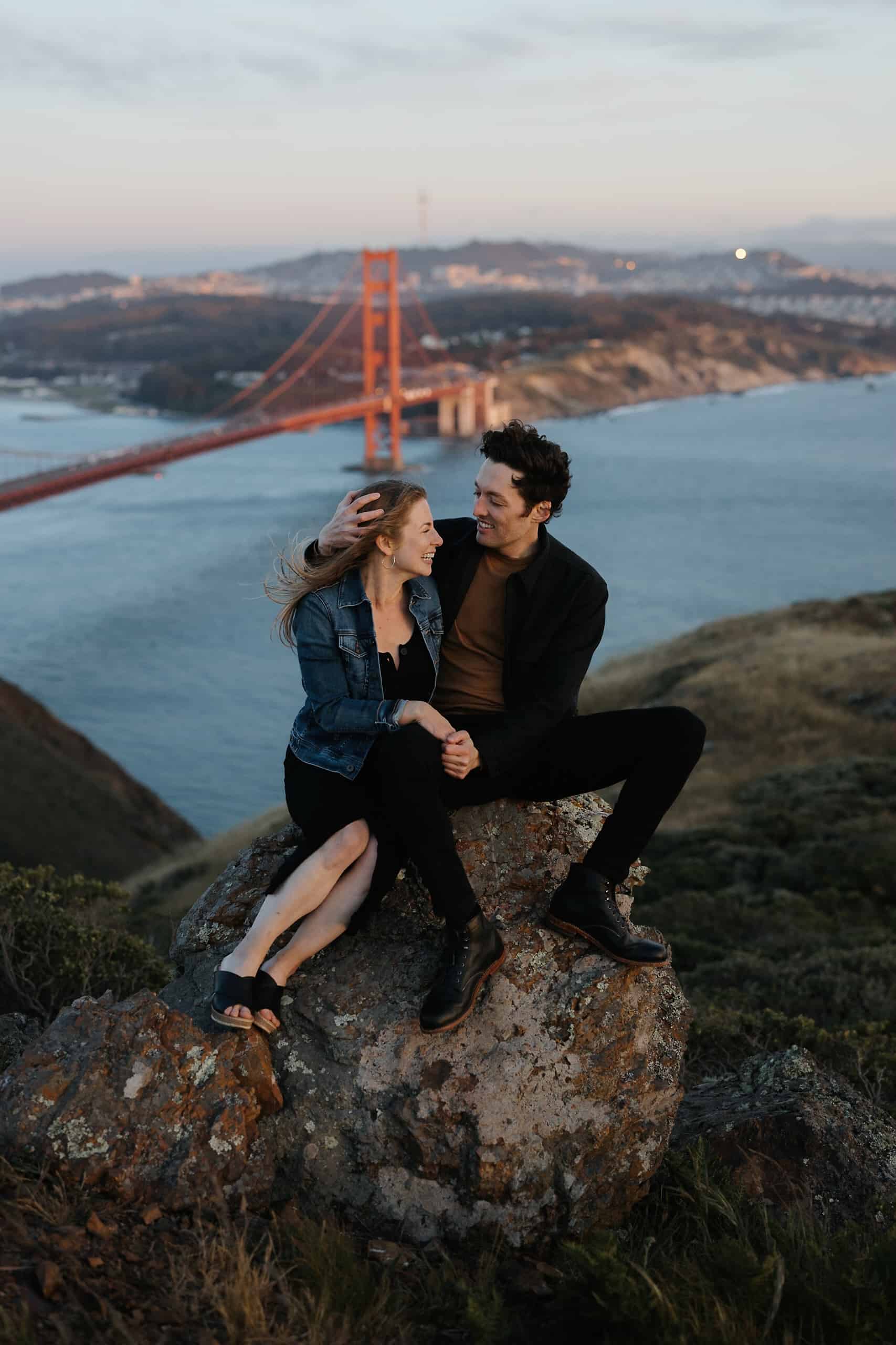 Capture loves essence with Sebastien Bicard Photography at Golden Gate Bridge backdrop.
