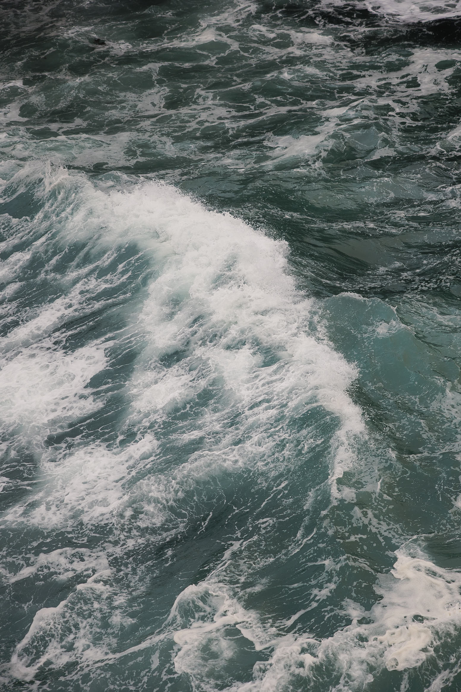 Majestic Ocean Waves Crashing Off Mendocino Coastline: Capturing Dynamic Beauty & Energy of the Surf.